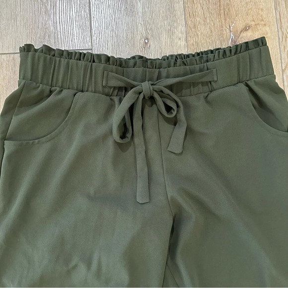 Cosmic Beauty Women’s Dark Green Paperbag Ruffle High Waist Tie Pants Sz 2X GUC - Picture 3 of 7